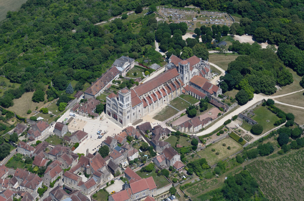 Vue aérienne de la Basilique de Vézelay